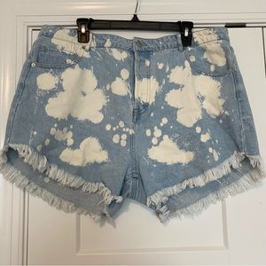 *Final price* WILD FABLE Acid Spotted Denim Shorts with Fringe size 18